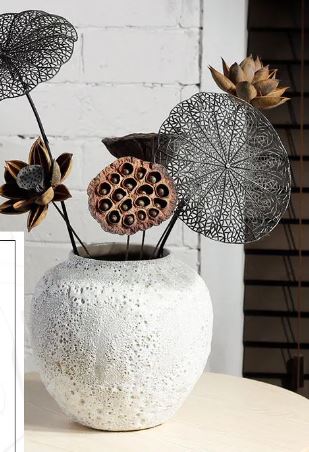 Small minimalist ceramic vase side profile detail